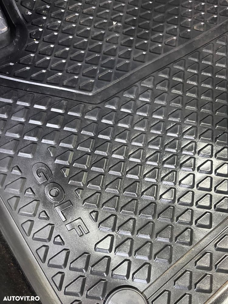 Volkswagen Golf 1.6 TDI DPF BlueMotion Technology Comfortline - 16