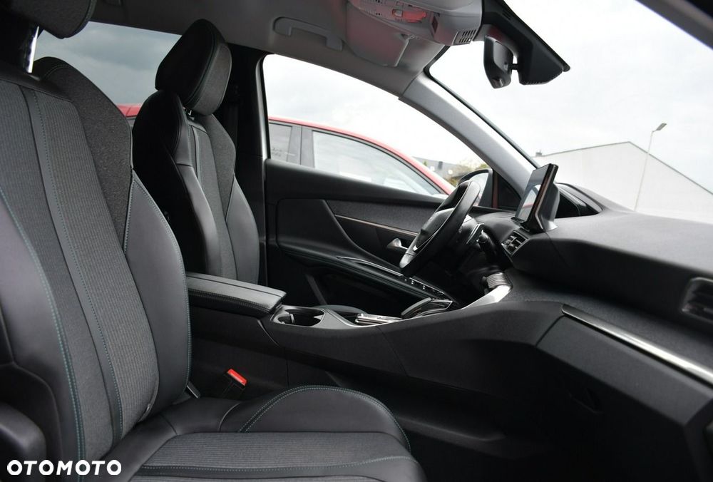 Peugeot 3008 1.6 PureTech Hybrid PHEV Allure Pack S&S EAT8 - 24