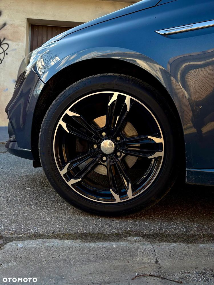 Renault Megane ENERGY TCe 130 Start & Stop Paris Business - 6