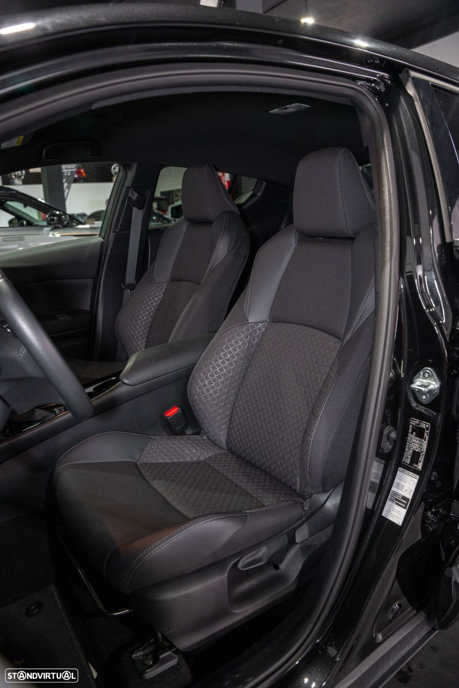 Toyota C-HR 1.8 Hybrid Exclusive - 29