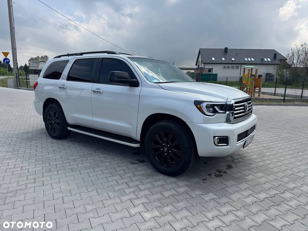 Toyota Sequoia - 4