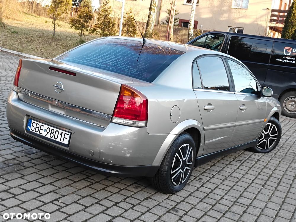 Opel Vectra 1.8 GL Young - 24