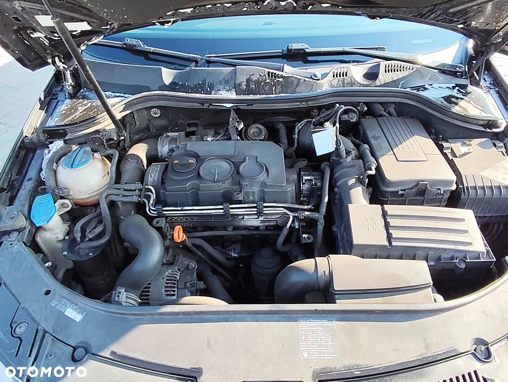 Volkswagen Passat 2.0 TDI DPF Sportline - 3