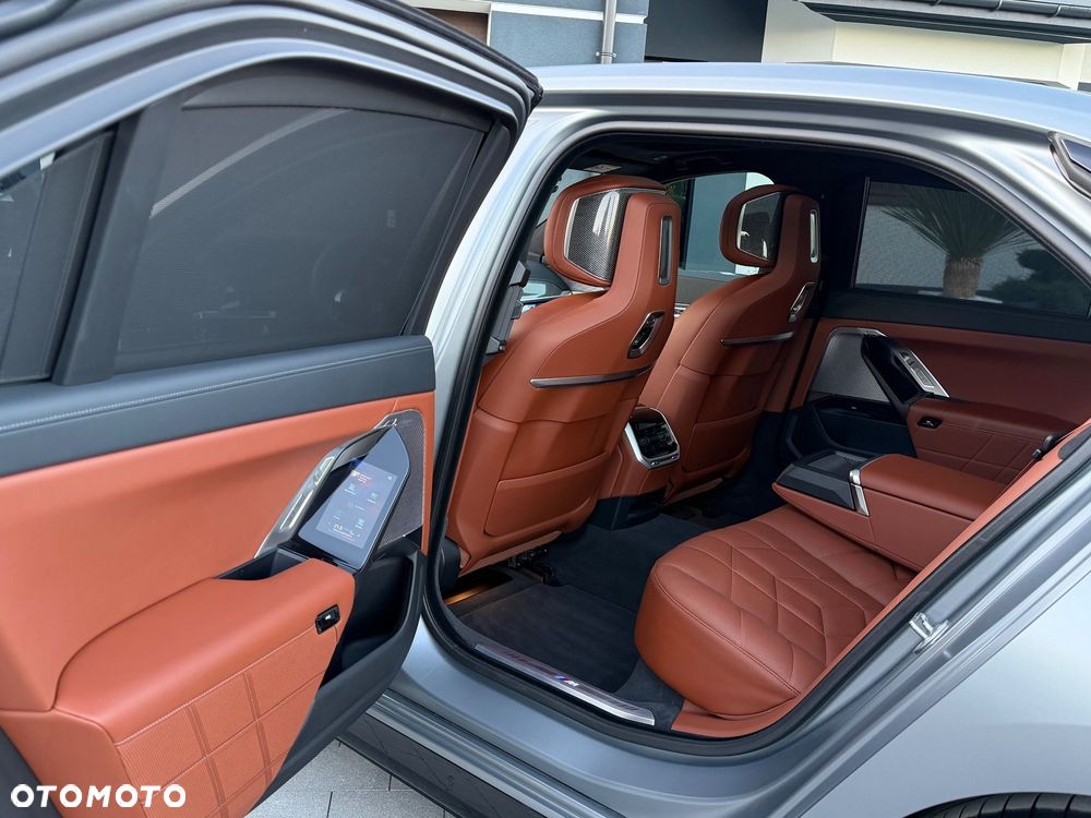 BMW Seria 7 M760e PHEV xDrive Individual Edition sport - 18