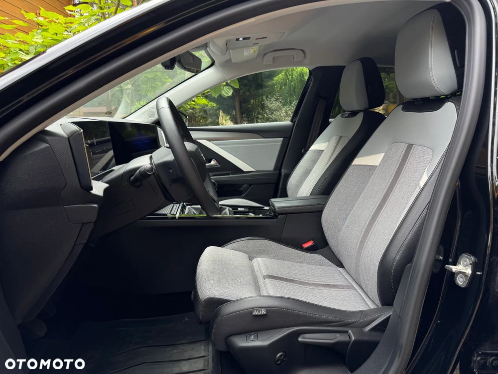 Opel Astra 1.2 T Elegance S&S - 12