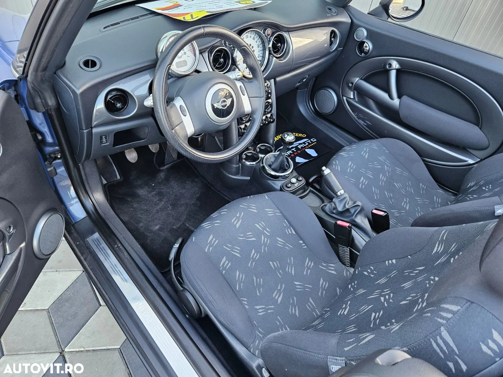 Mini ONE Cabrio Sidewalk - 5