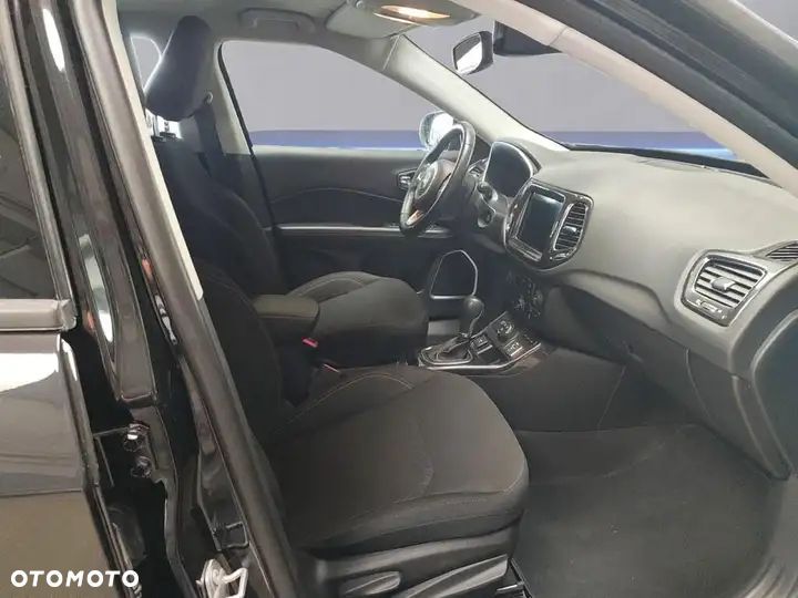 Jeep Compass - 10