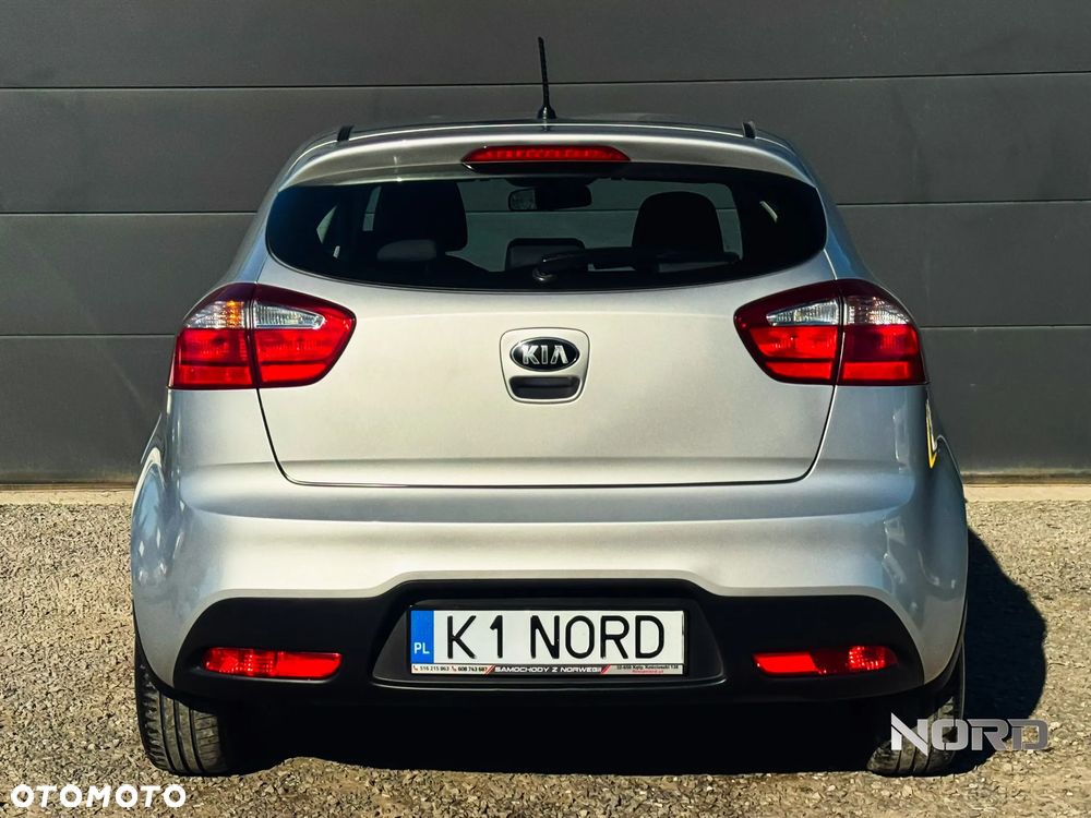 Kia Rio 1.2 L - 8