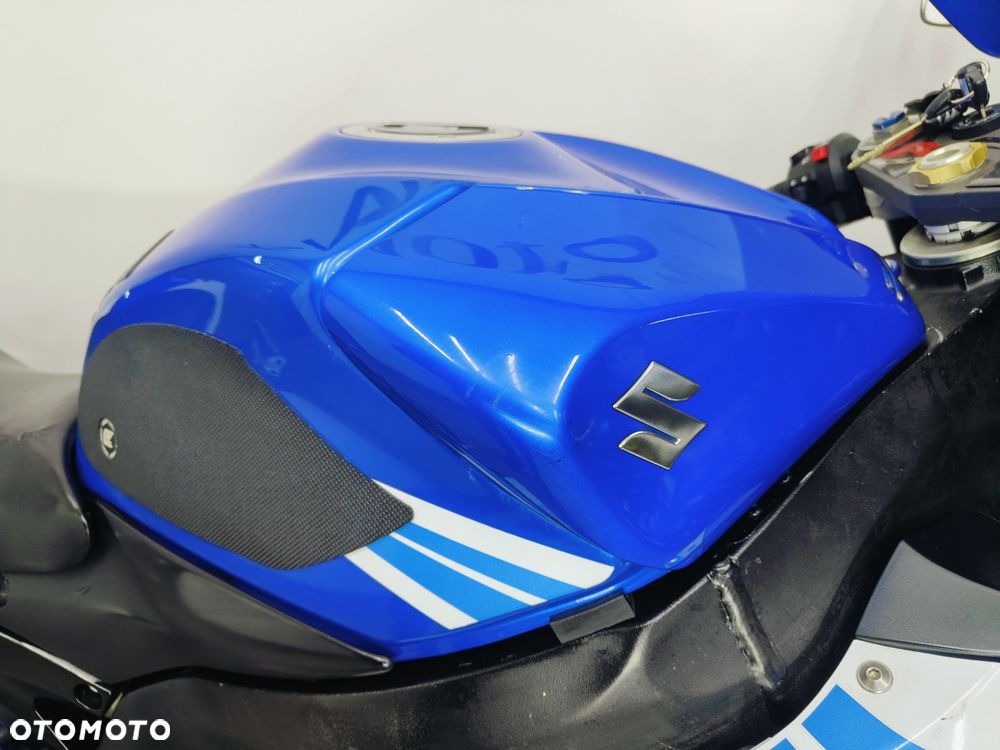 Suzuki GSX-R - 6