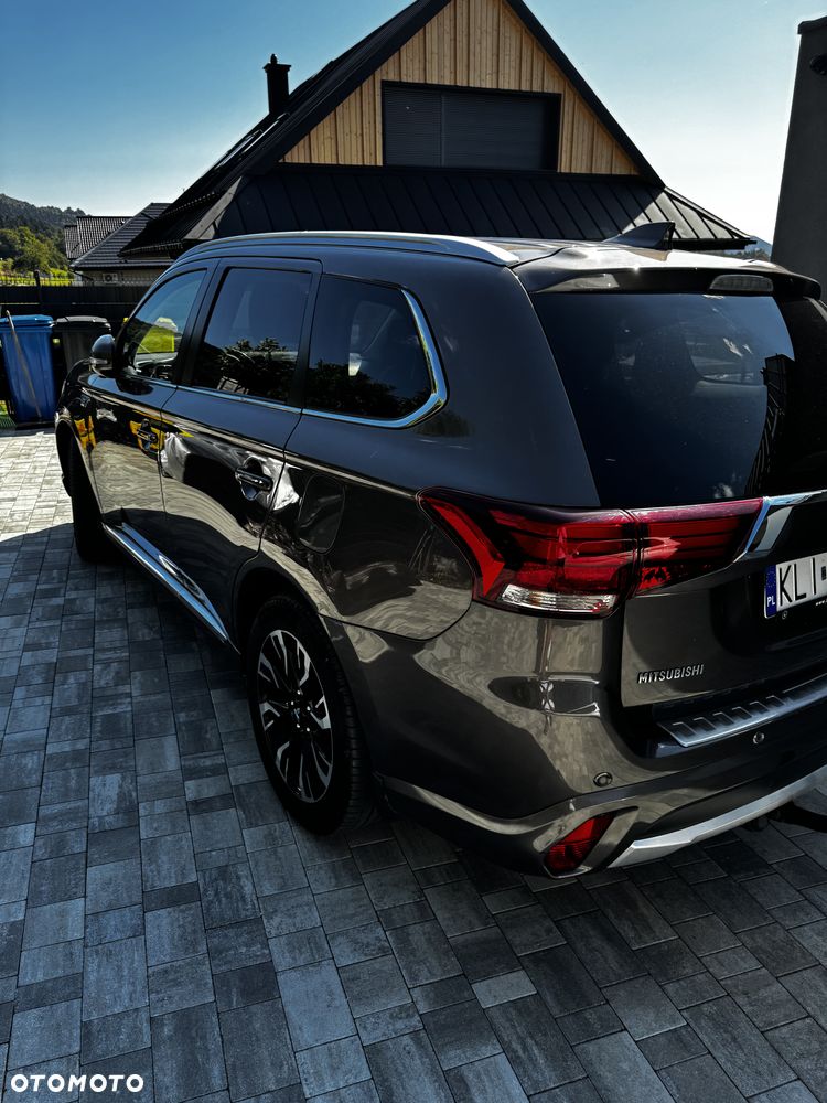 Mitsubishi Outlander Instyle NAVI + - 10
