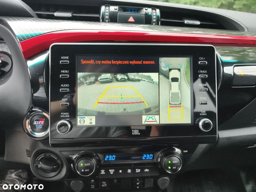 Toyota Hilux 2.8 D-4D Double Cab GR Sport 4x4 - 24