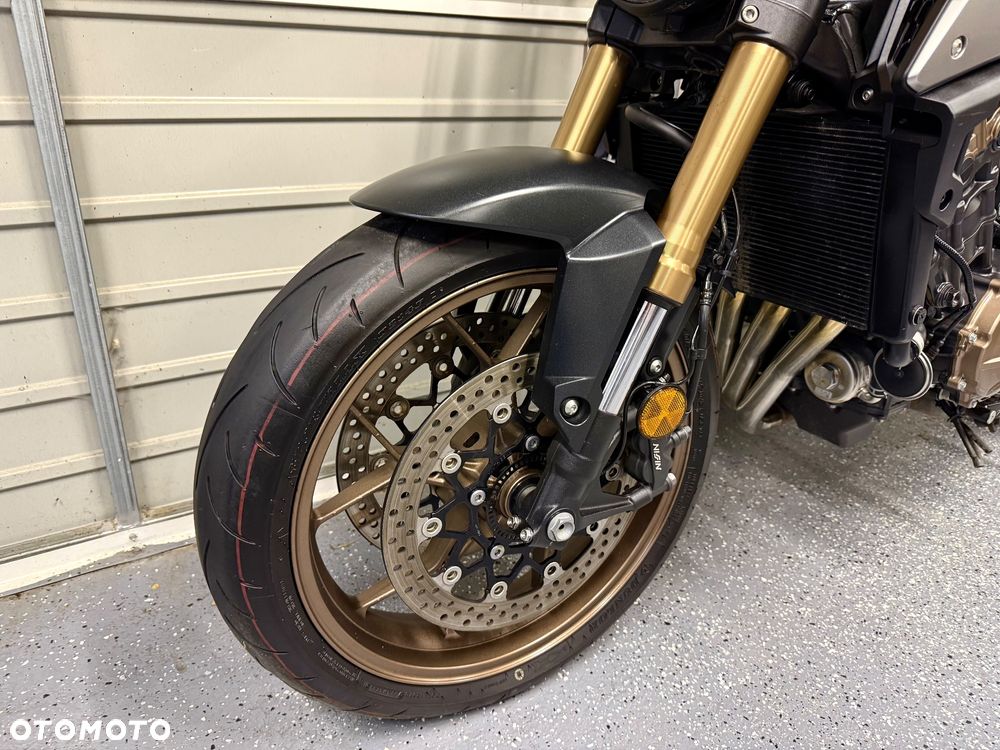 Honda CB - 16