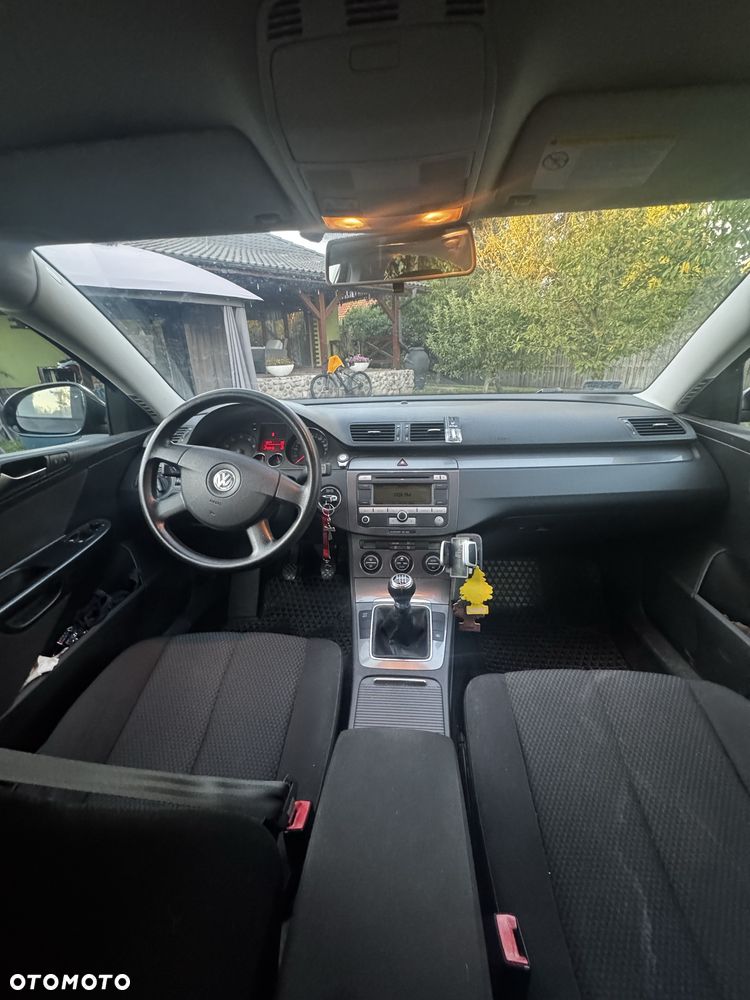 Volkswagen Passat - 8