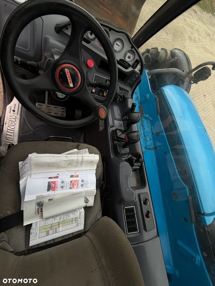 Manitou MT932 Ładowarka Teleskopowa dźwig wózek 9m. UDŹWIG 3,2 tony. Przebieg 2760 MTG jak Nowa z SALONU 2014rok z Norwegii z Gospodarstwa rolnego. Silnik PERKINS 100km. Serwisy w Dekra! Widły i łyżka. Ani deka luzu czy wycieku. OKAZJA! Jazda REWERS + 4 biegi. Skręt 3 tryby. - 9