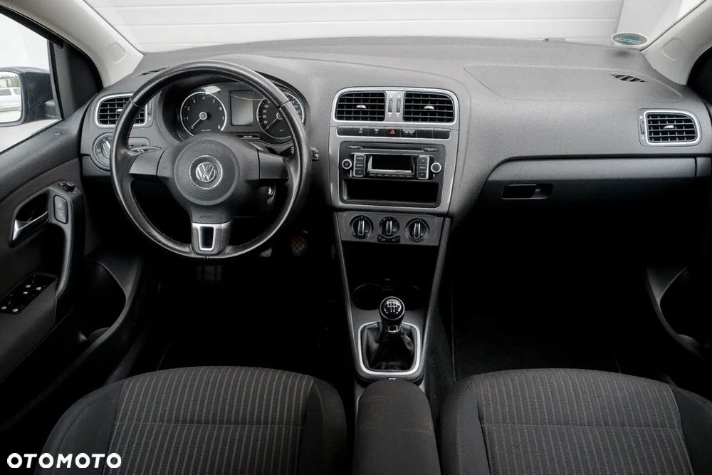 Volkswagen Polo 1.4 16V Comfortline - 29