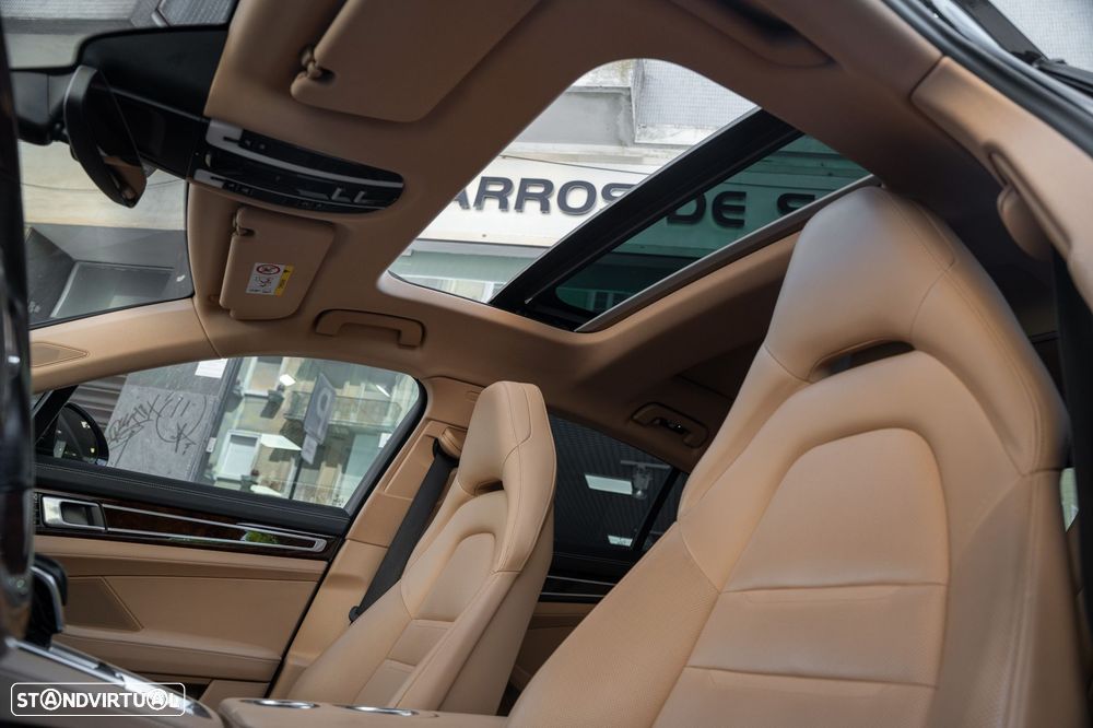 Porsche Panamera 4S E-Hybrid Executive - 38