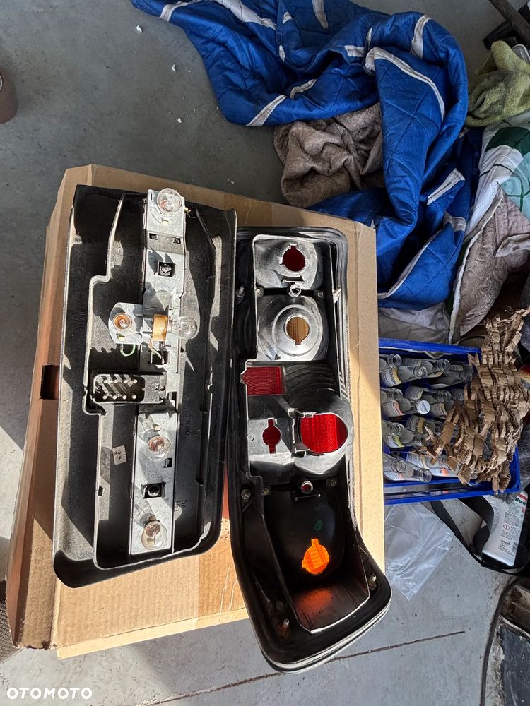 lampa tyl mercedes  560 sec  w126 lewa - 8