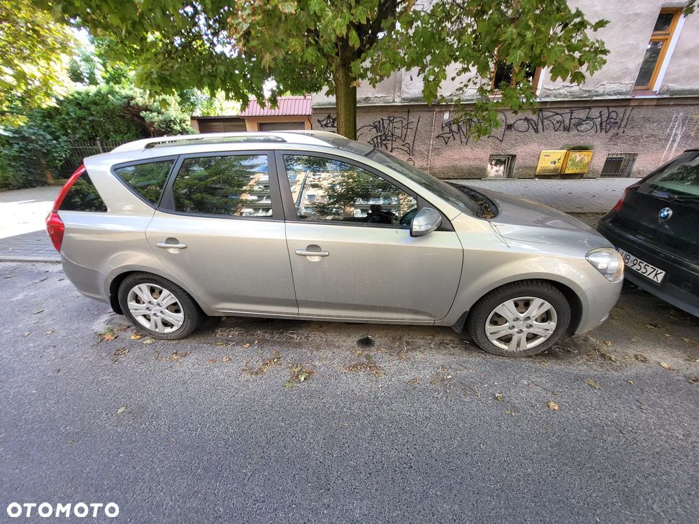 Kia Ceed 1.6 Crdi Comfort + - 1