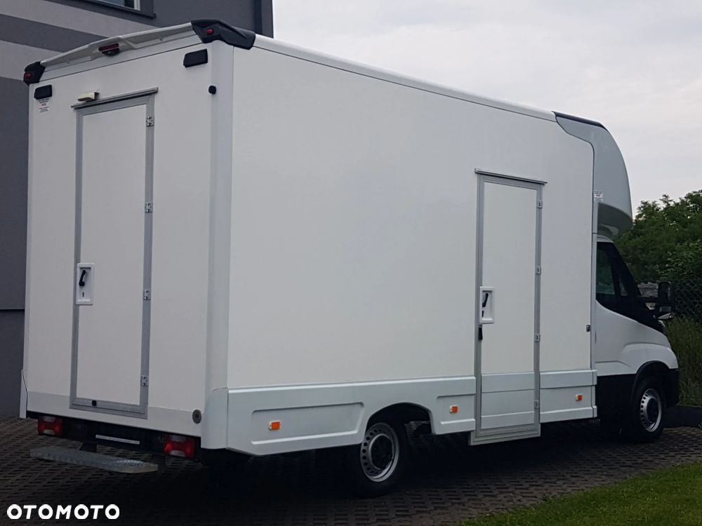 Iveco DAILY KONTENER NISKOPODŁOGOWY 4,44x2,23x2,42 SKLEP FOODTRUCK BAR KLIMA KONIOWÓZ KAMPER - 4
