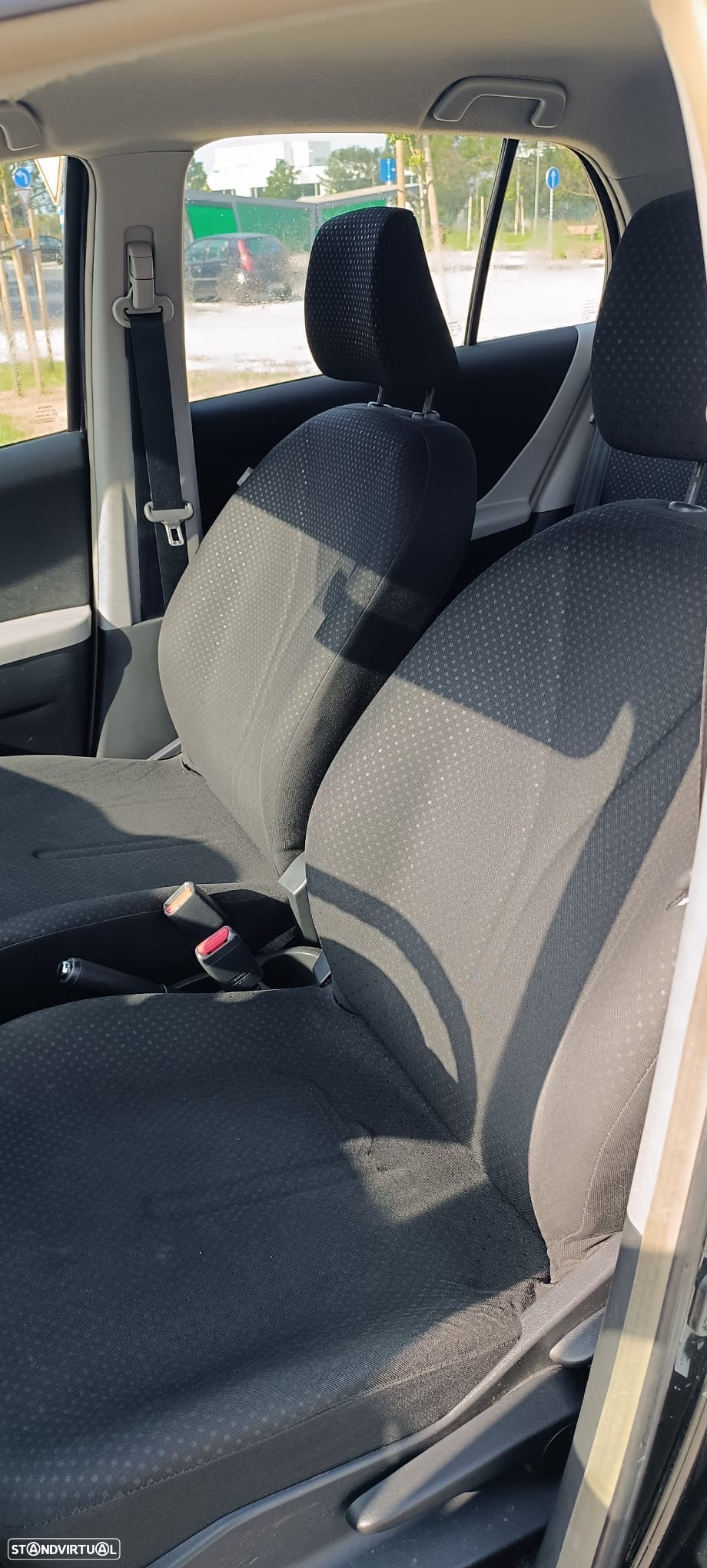 Toyota Yaris 1.0 VVT-i AC - 6