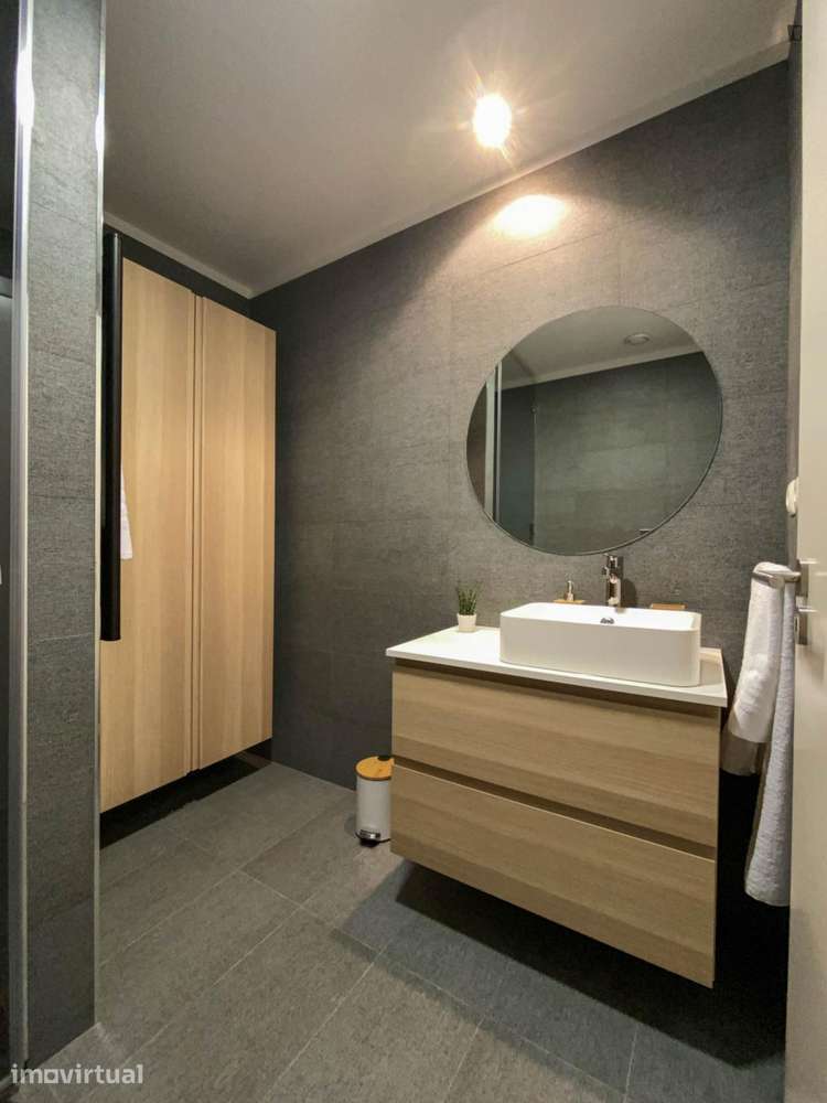 Apartamento com 1 quartos - localizado em Valbom Porto - Grande imagem: 2/9
