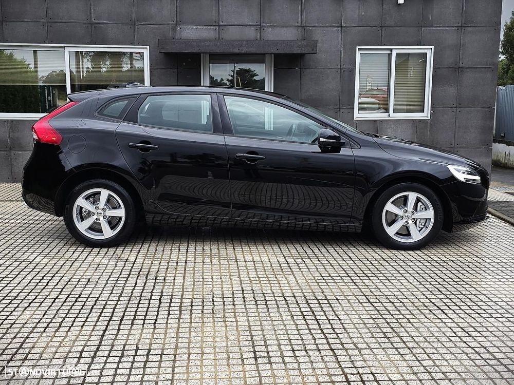 Volvo V40 2.0 D2 Momentum Geartronic - 6