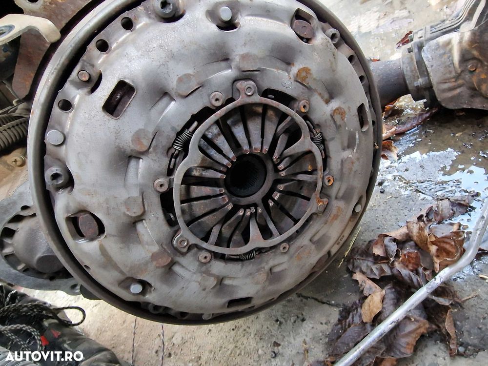 Volanta cu Kit Ambreiaj Citroen C Crosser 2.2HDI 2008 6+1 Viteze - 2