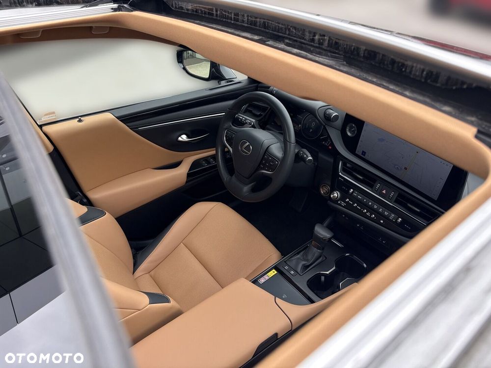 Lexus ES 300h Business Edition - 26