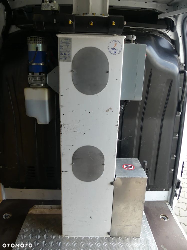 Renault MASTER / PODNOŚNIK KOSZOWY / ZWYŻKA 12M / - 21