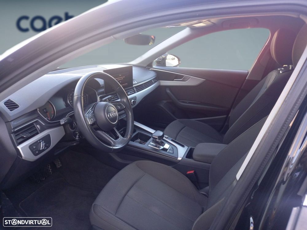 Audi A4 Avant 30 TDI S tronic - 5