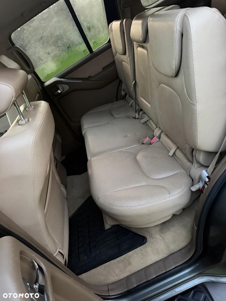 Nissan Pathfinder 2.5 D Platinum - 8