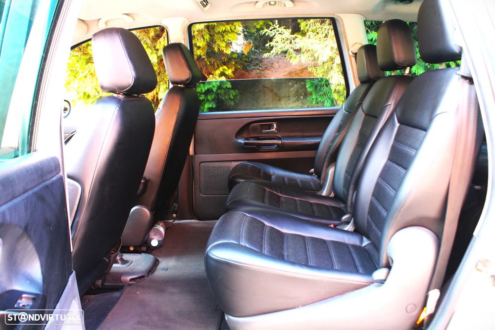 Ford Galaxy TDI Ghia - 27