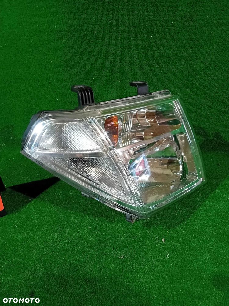 REFLEKTOR PRAWY PRZÓD NISSAN NAVARA D40 PATHFINDER III 05- FRONTIER - 3