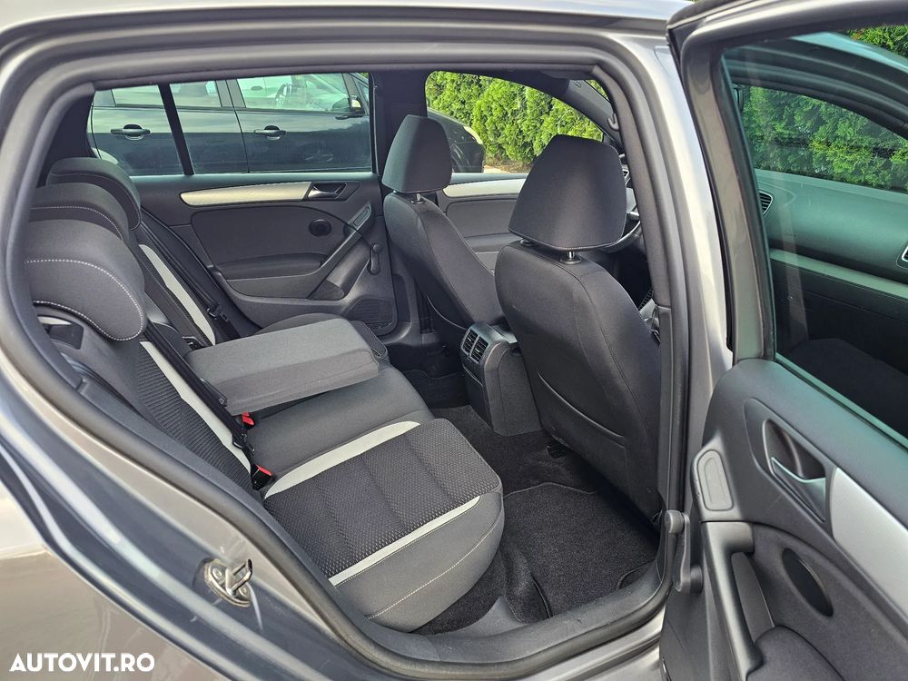 Volkswagen Golf - 8