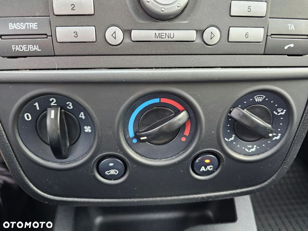 Ford Fiesta 1.4 Ambiente - 18