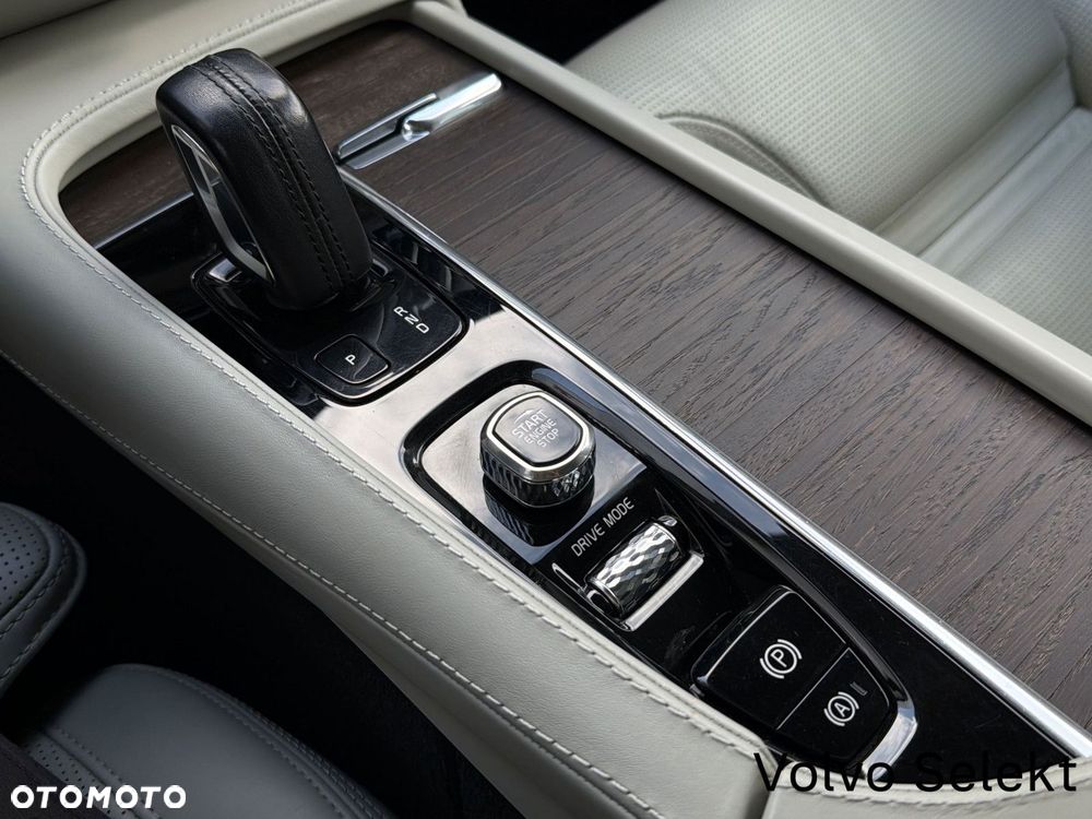 Volvo V90 Cross Country - 27