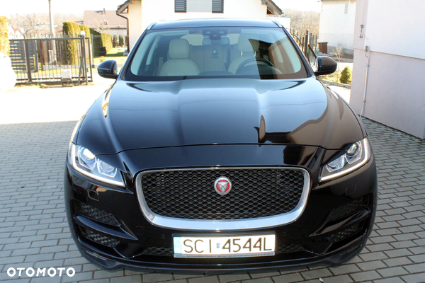 Jaguar F-Pace 2.0 i4D AWD Chequered Flag