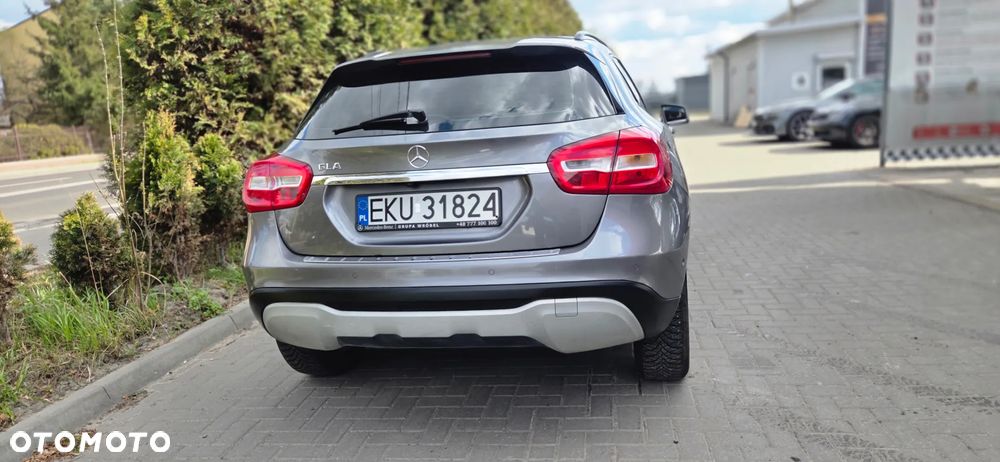 Mercedes-Benz GLA - 11