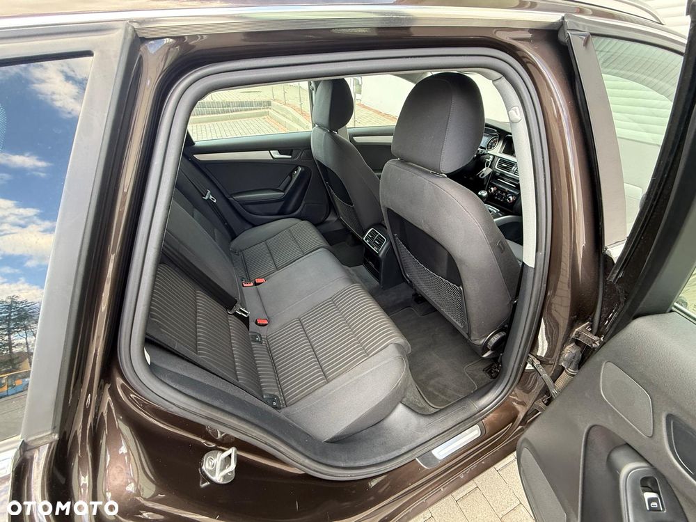 Audi A4 Avant 2.0 TDI DPF Ambiente - 14