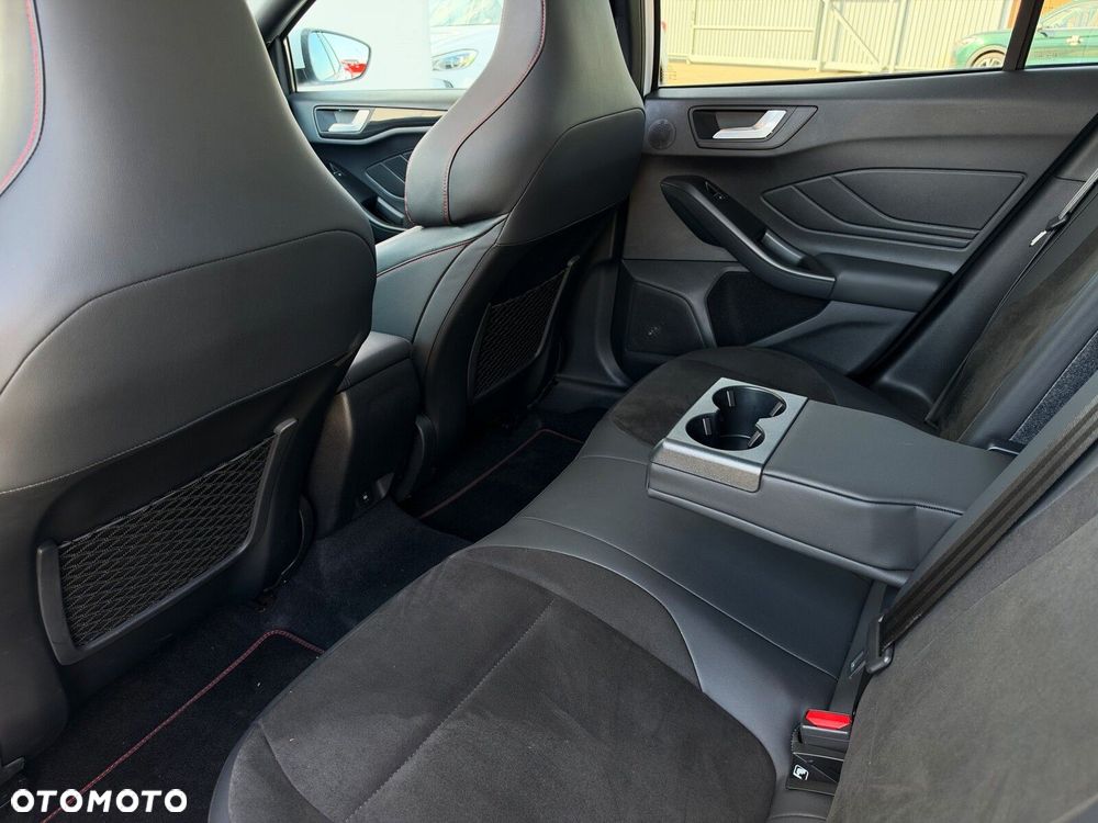 Ford Focus 2.3 EcoBoost ST X - 29