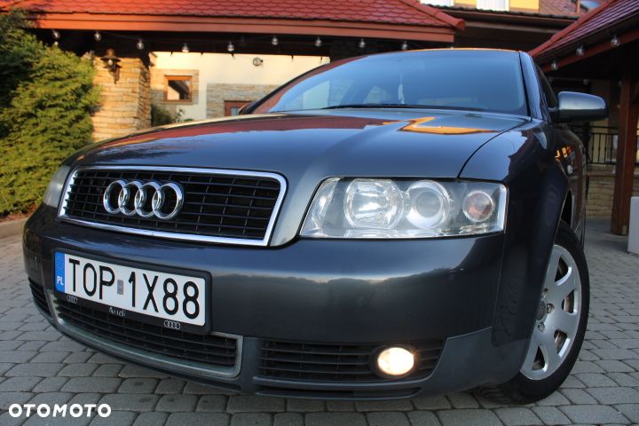 Audi A4 Limousine - 16