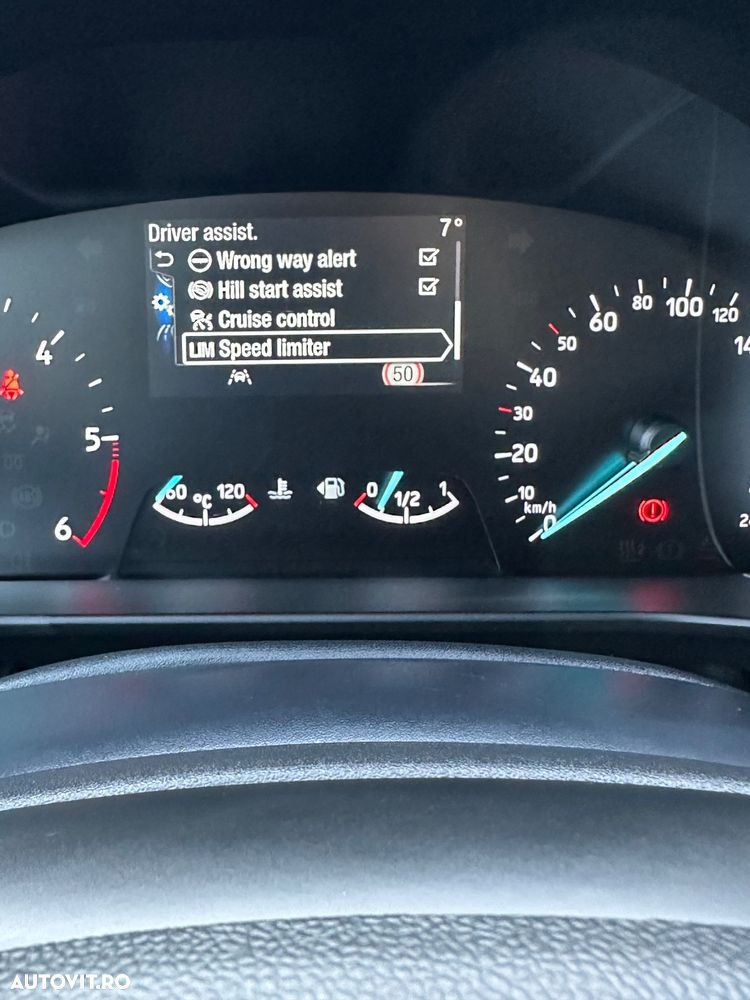 Ford Focus 2.0 EcoBlue Start-Stopp-System TITANIUM X - 32