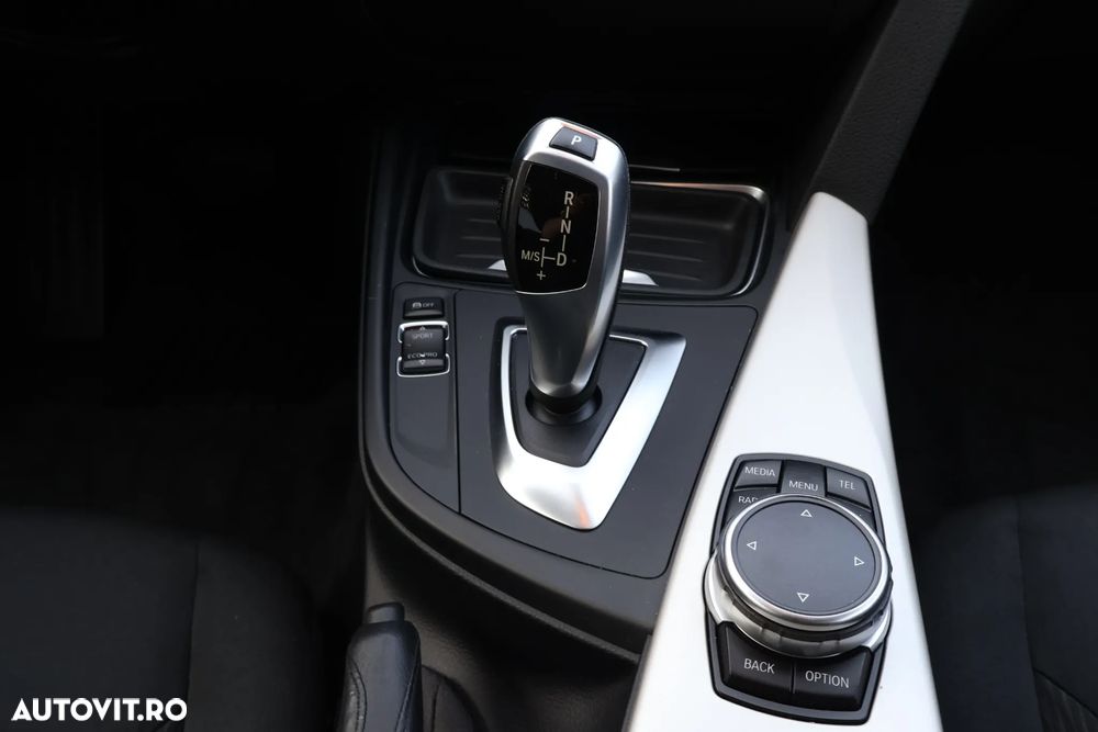 BMW Seria 3 320d Efficient Dynamic Edition Aut. - 32
