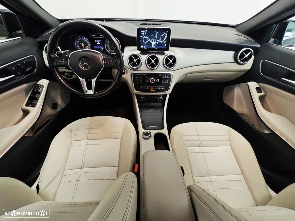 Mercedes-Benz GLA 200 d 4Matic 7G-DCT Urban - 37