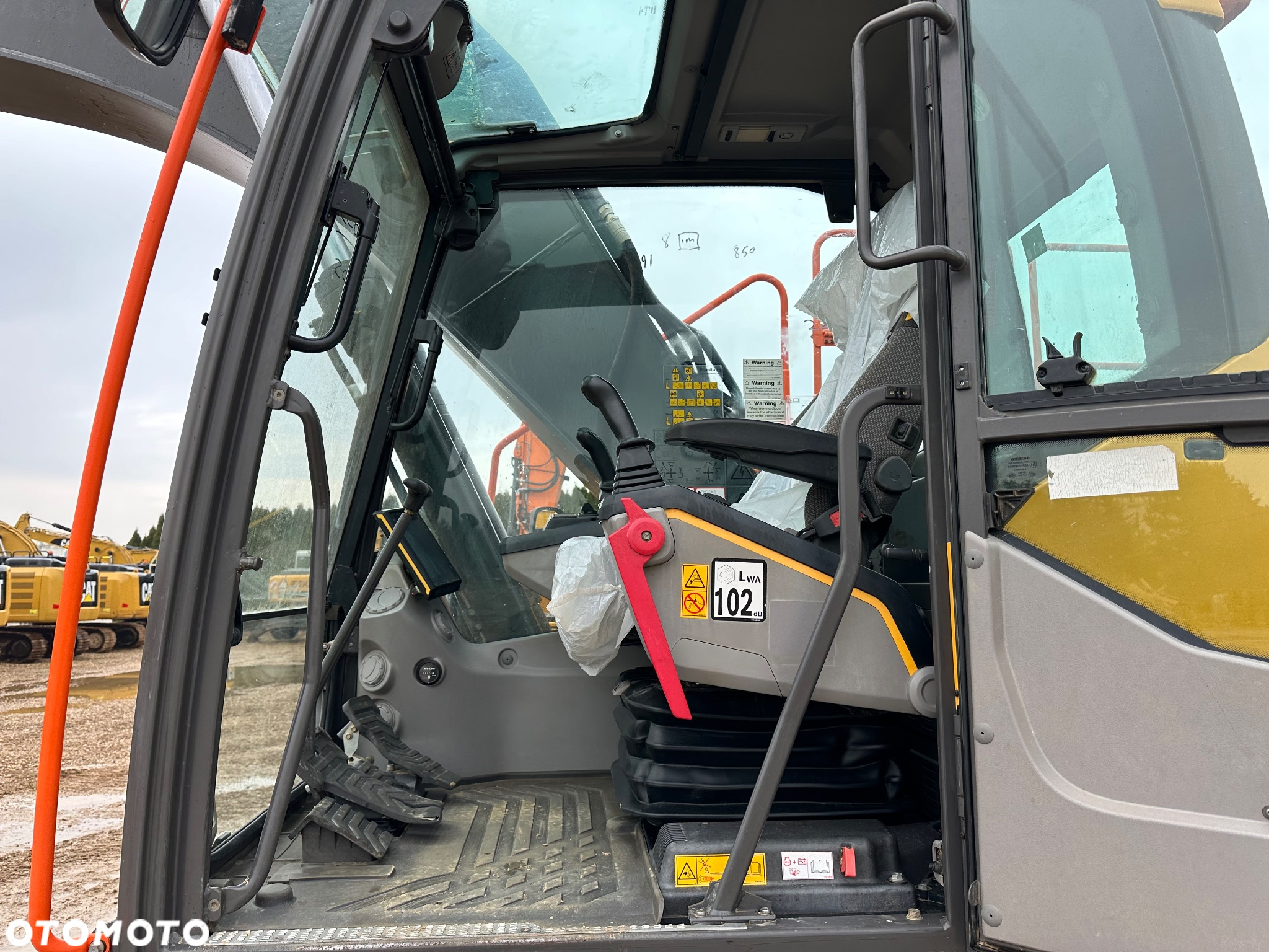 Volvo EC 220 EL - 26