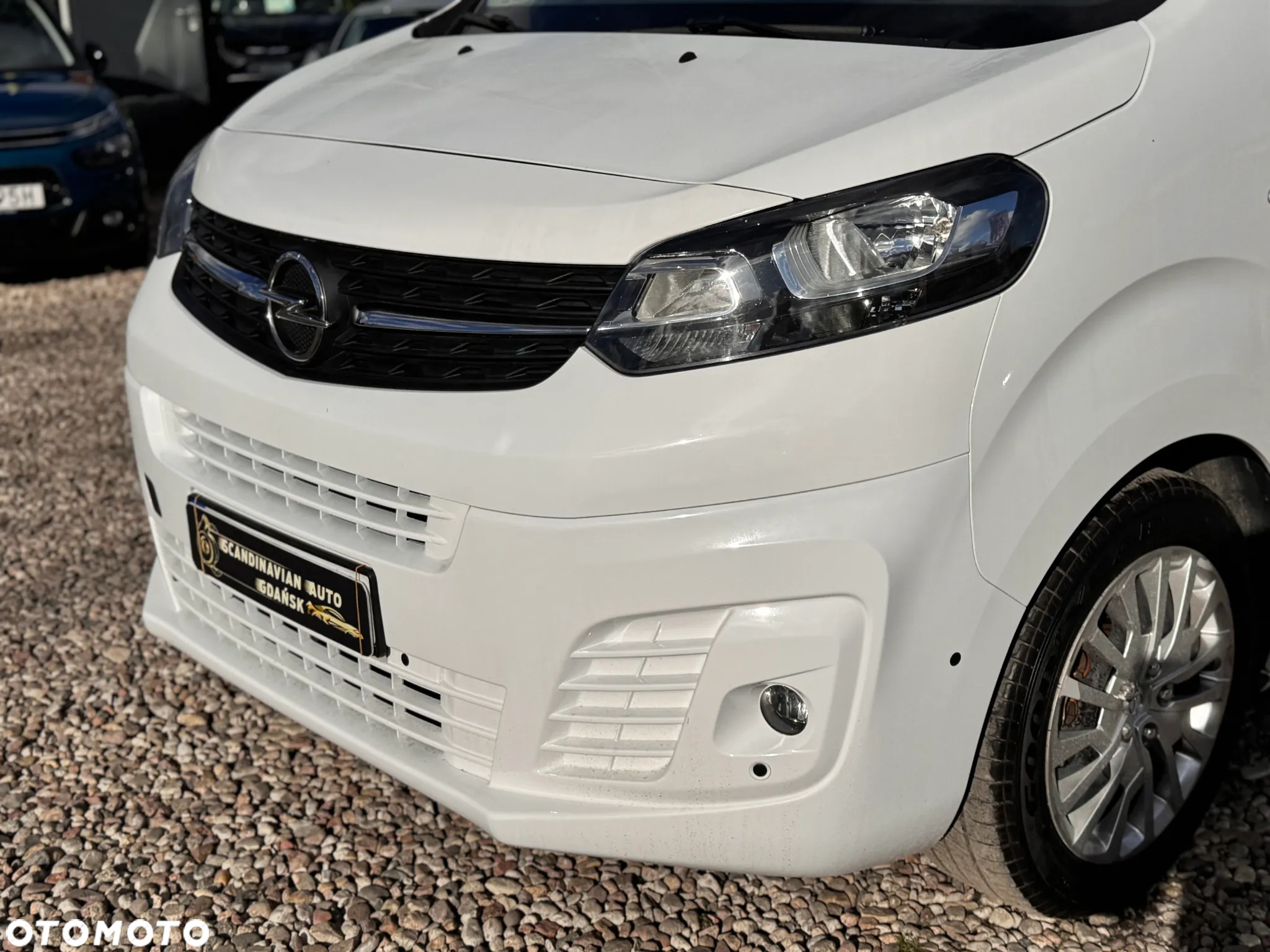 Opel Vivaro - 10