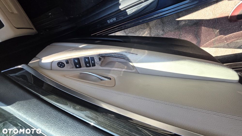 BMW Seria 5 520d - 29