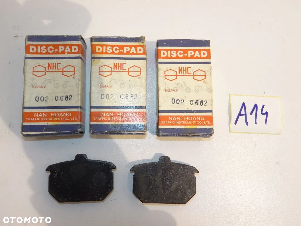 Harley Davidson Sportster XL FXR FXWG FXST klocki hamulcowe tył A14