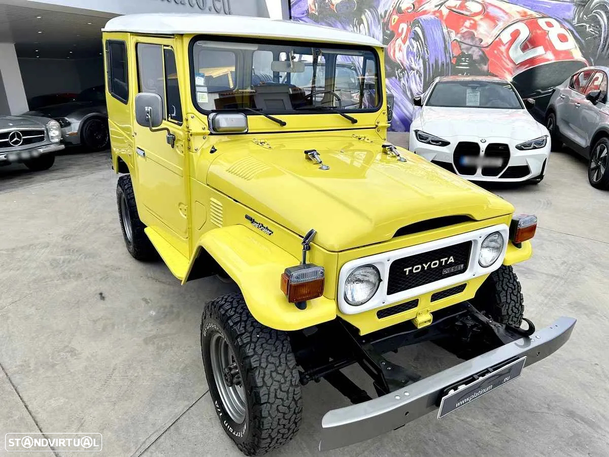 Toyota Land Cruiser - 33