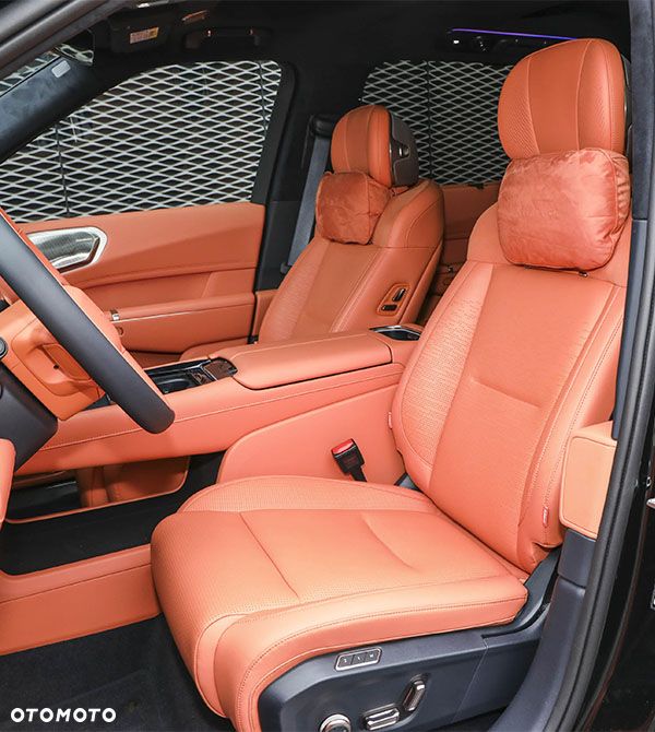 Lynk & Co 900 - 16